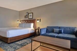 Four Points by Sheraton Boston-Newton